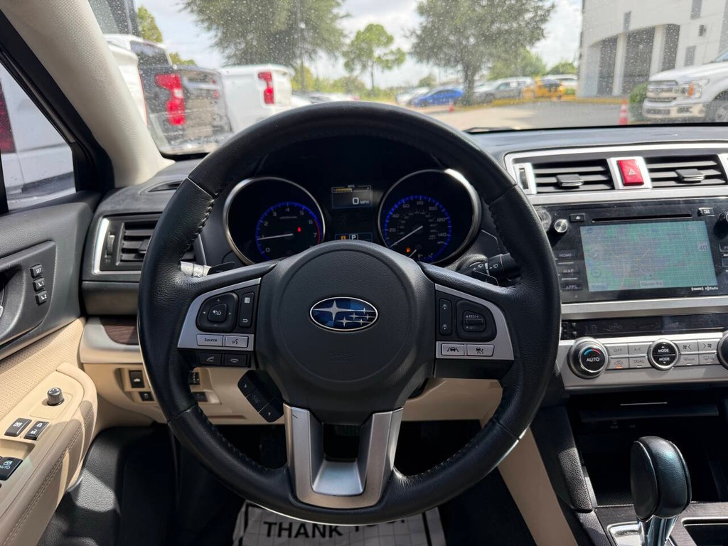 Subaru Legacy Vehicle Full-screen Gallery Image 25