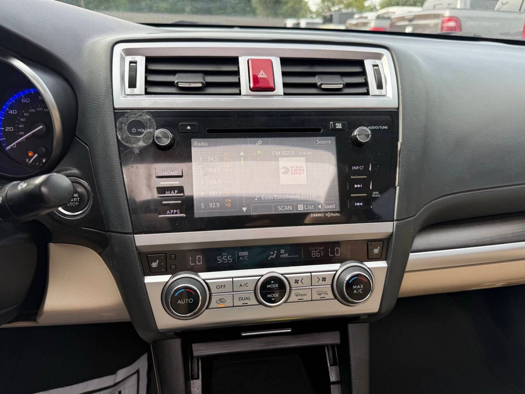 Subaru Legacy Vehicle Full-screen Gallery Image 27