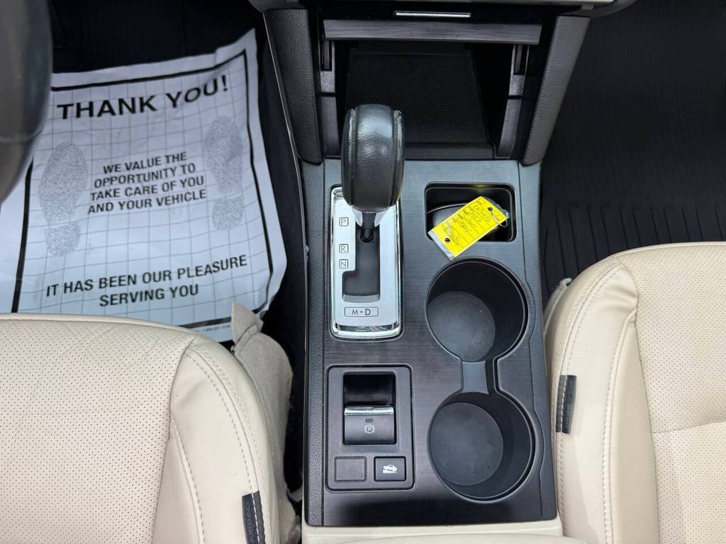 Subaru Legacy Vehicle Full-screen Gallery Image 31
