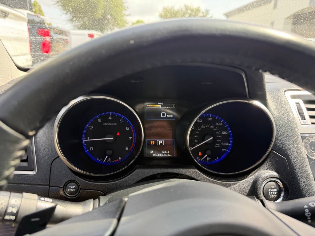 Subaru Legacy Vehicle Full-screen Gallery Image 40