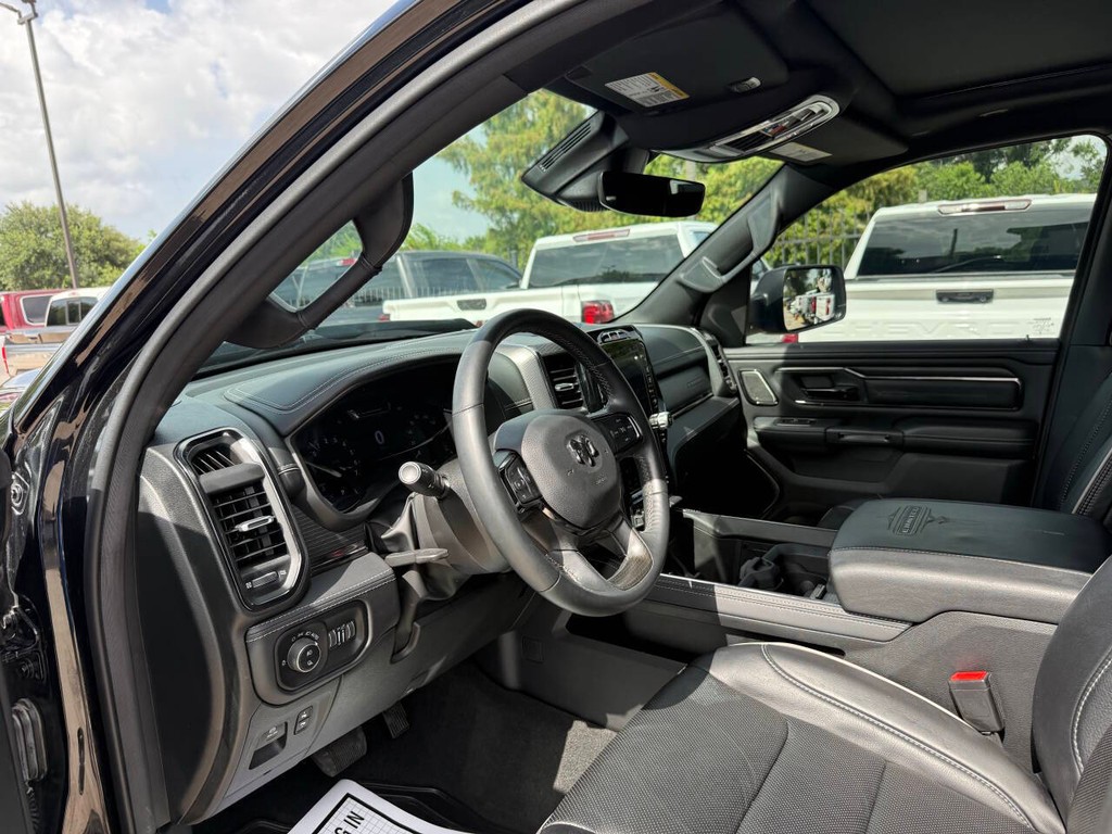 Ram 1500 Vehicle Full-screen Gallery Image 06