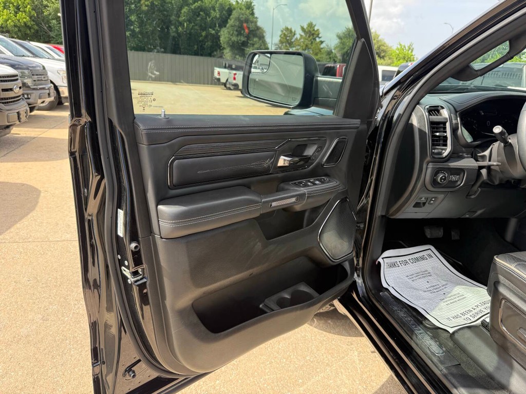 Ram 1500 Vehicle Full-screen Gallery Image 08