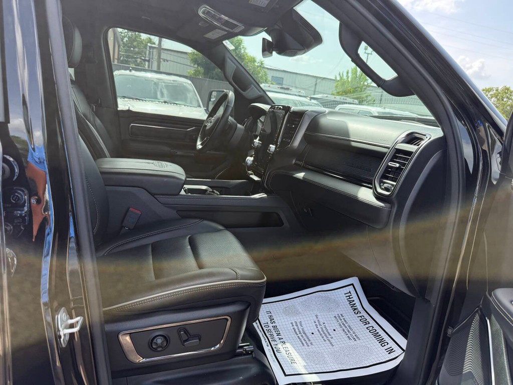 Ram 1500 Vehicle Full-screen Gallery Image 10