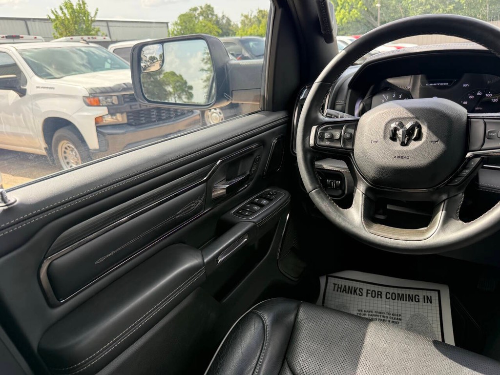 Ram 1500 Vehicle Full-screen Gallery Image 19
