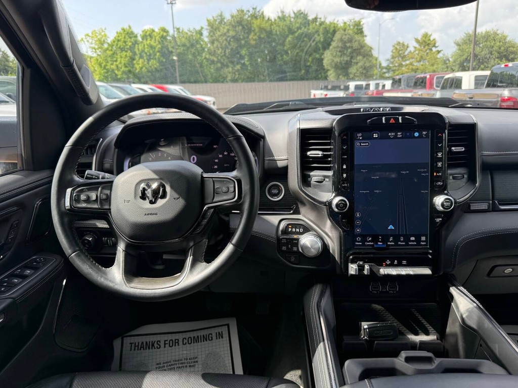 Ram 1500 Vehicle Full-screen Gallery Image 21