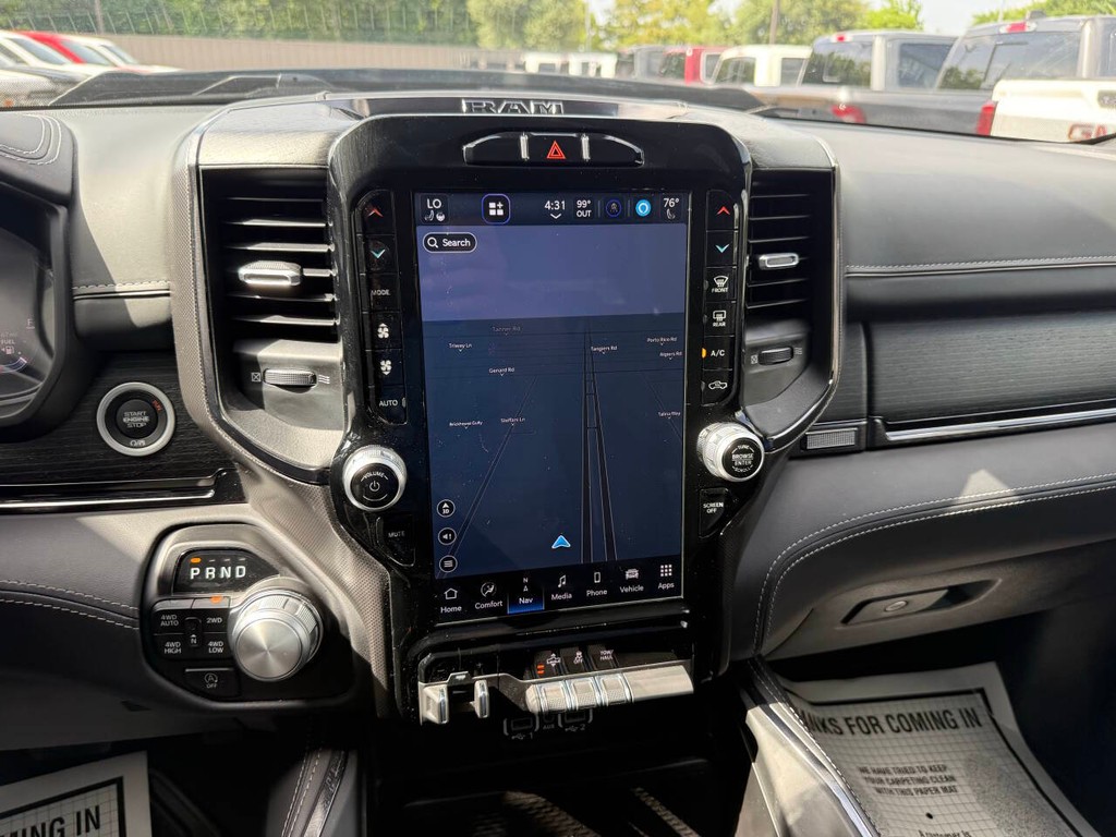 Ram 1500 Vehicle Full-screen Gallery Image 24