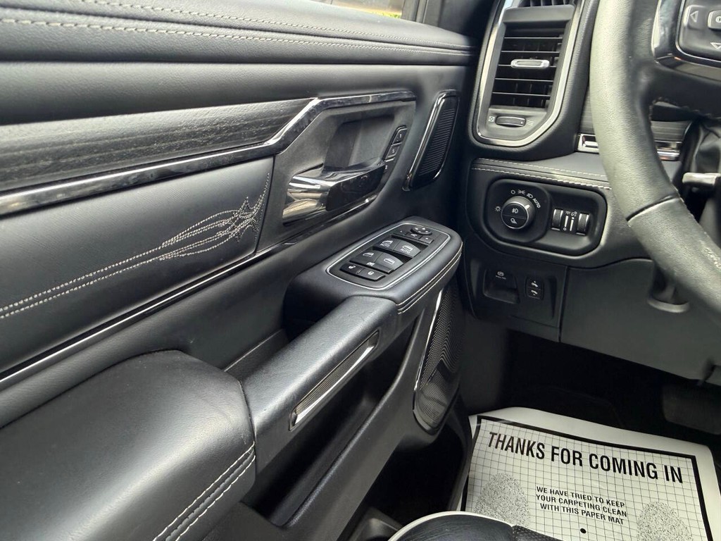 Ram 1500 Vehicle Full-screen Gallery Image 30