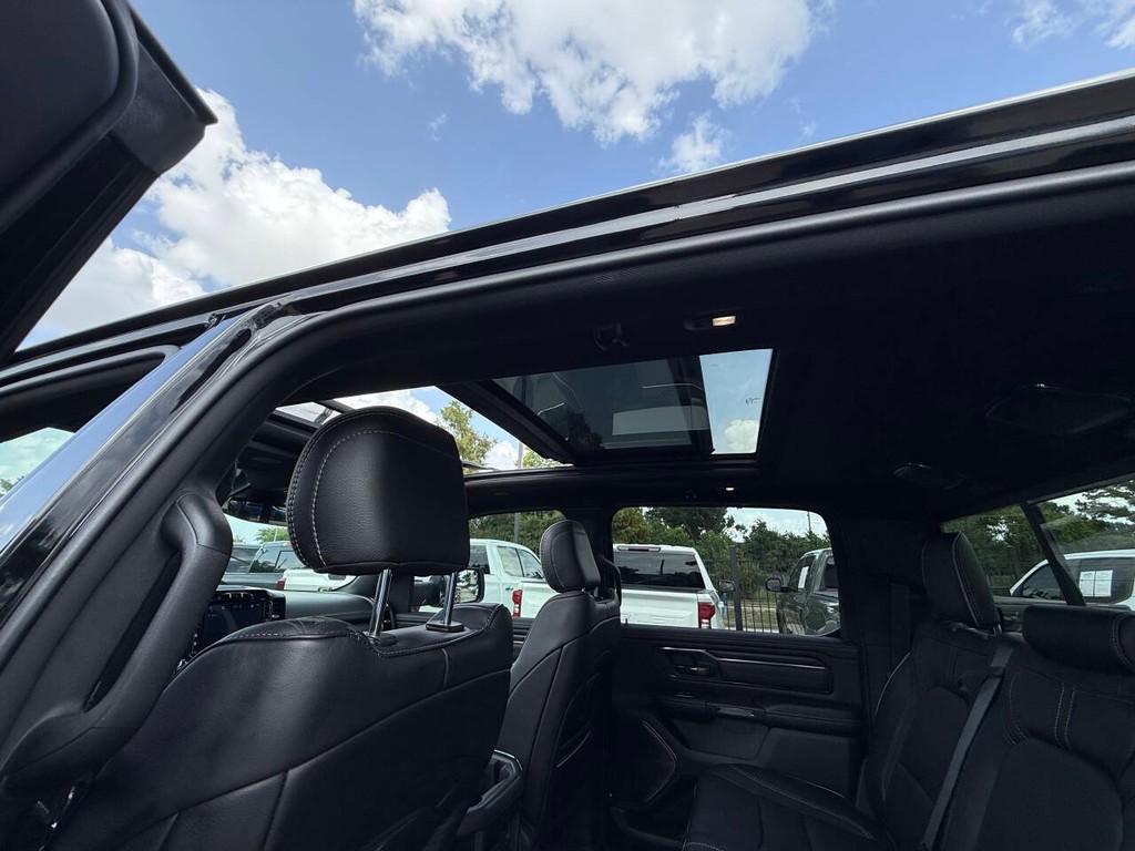 Ram 1500 Vehicle Full-screen Gallery Image 31