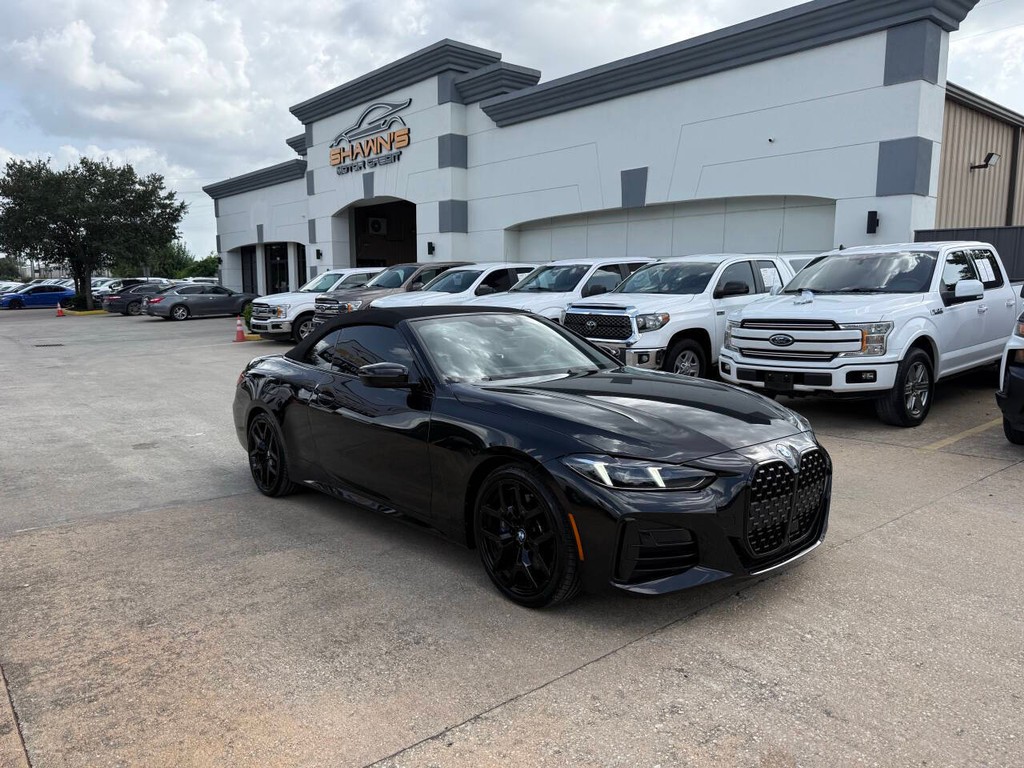 BMW 4 Series Vehicle Full-screen Gallery Image 02