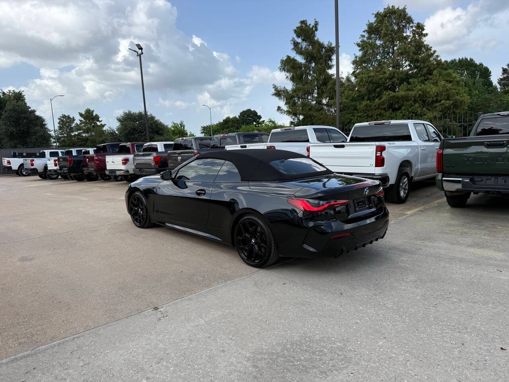 BMW 4 Series Vehicle Full-screen Gallery Image 06