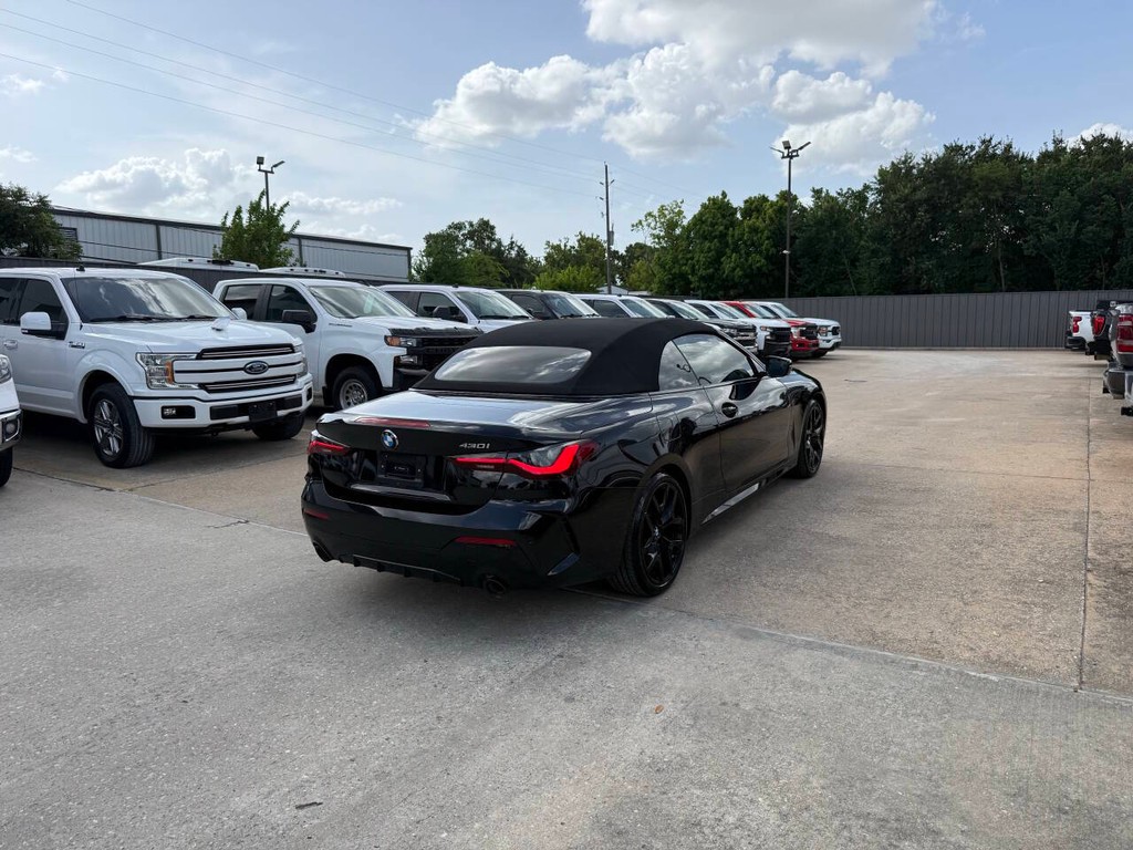BMW 4 Series Vehicle Full-screen Gallery Image 08
