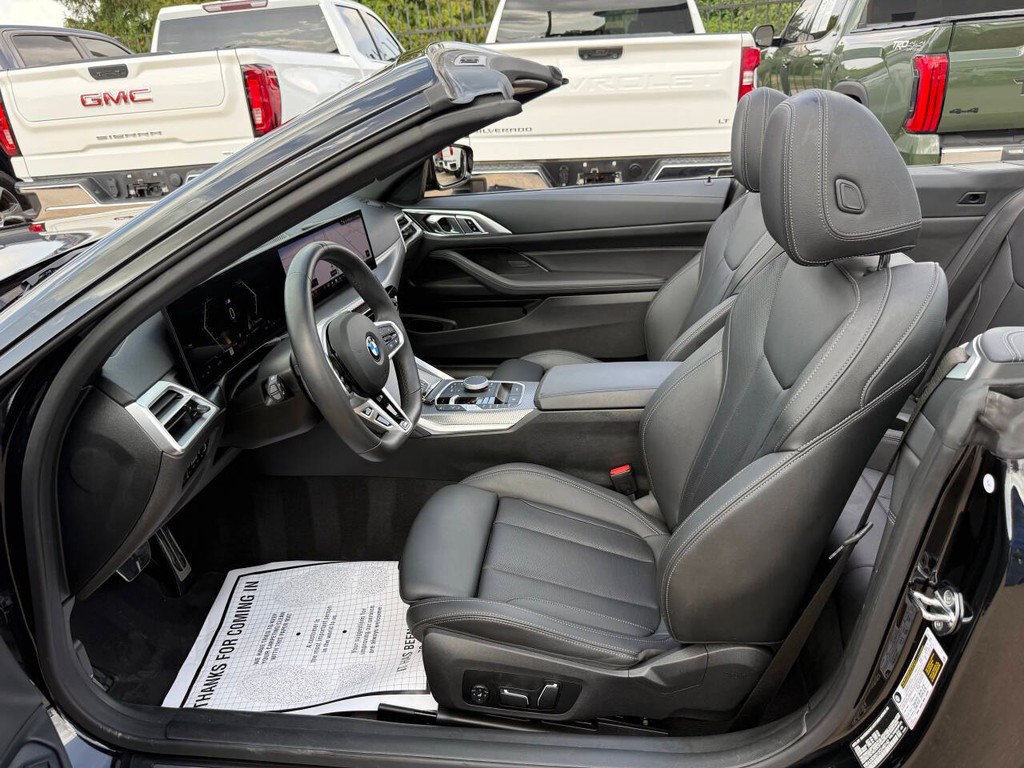BMW 4 Series Vehicle Full-screen Gallery Image 11