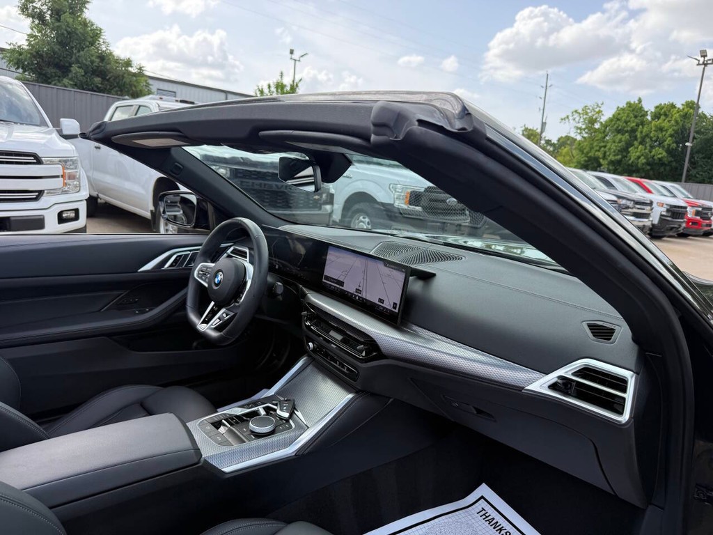 BMW 4 Series Vehicle Full-screen Gallery Image 14