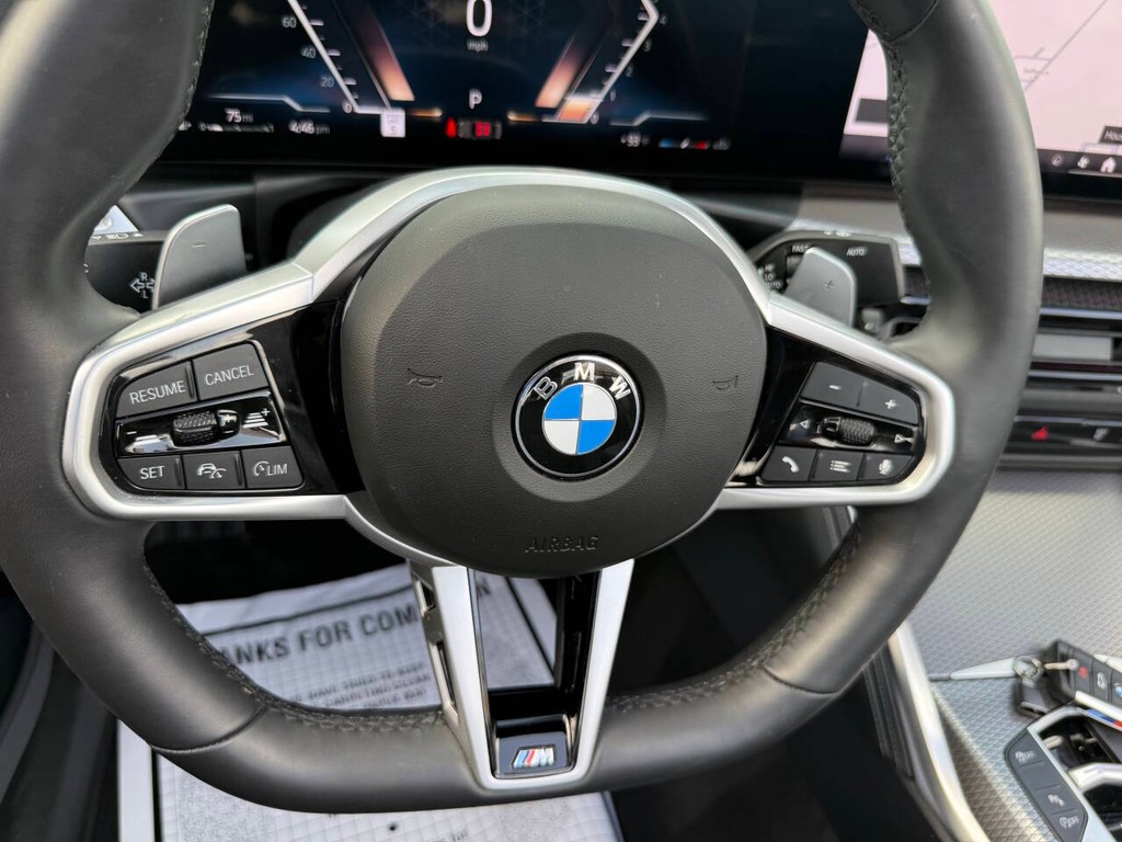 BMW 4 Series Vehicle Full-screen Gallery Image 24