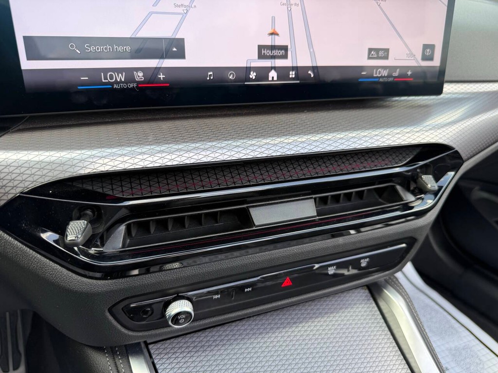 BMW 4 Series Vehicle Full-screen Gallery Image 28