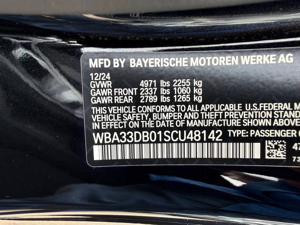 BMW 4 Series Vehicle Full-screen Gallery Image 32