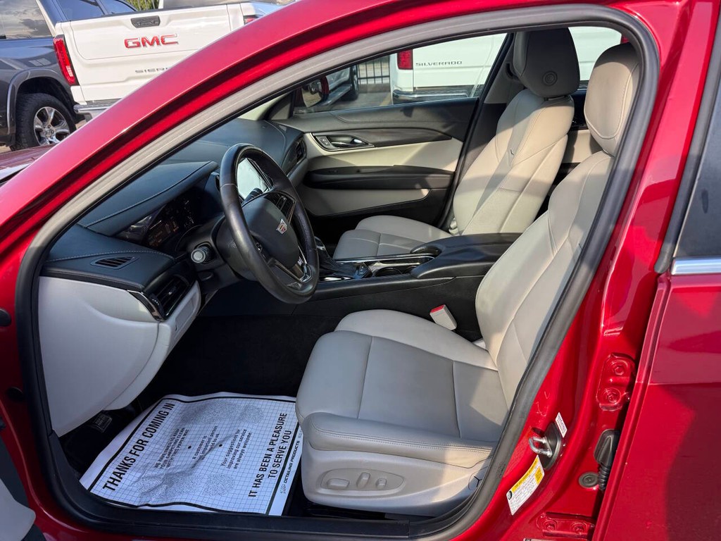 Cadillac ATS Sedan Vehicle Full-screen Gallery Image 07