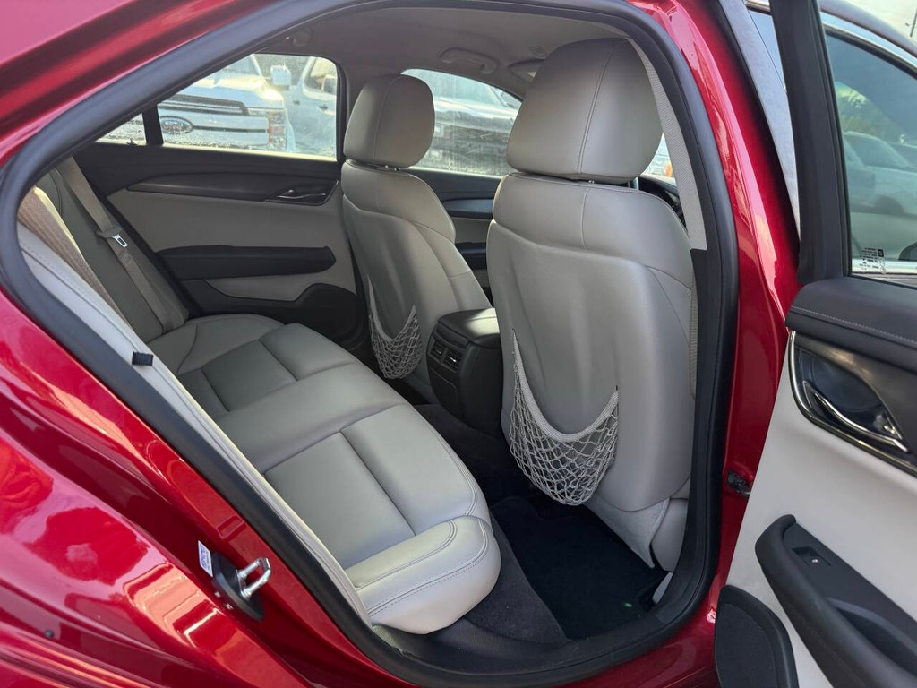 Cadillac ATS Sedan Vehicle Full-screen Gallery Image 15