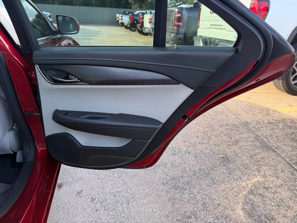 Cadillac ATS Sedan Vehicle Full-screen Gallery Image 16