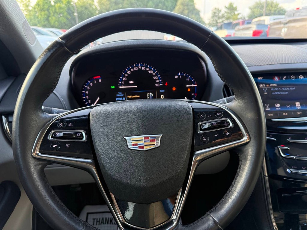 Cadillac ATS Sedan Vehicle Full-screen Gallery Image 23