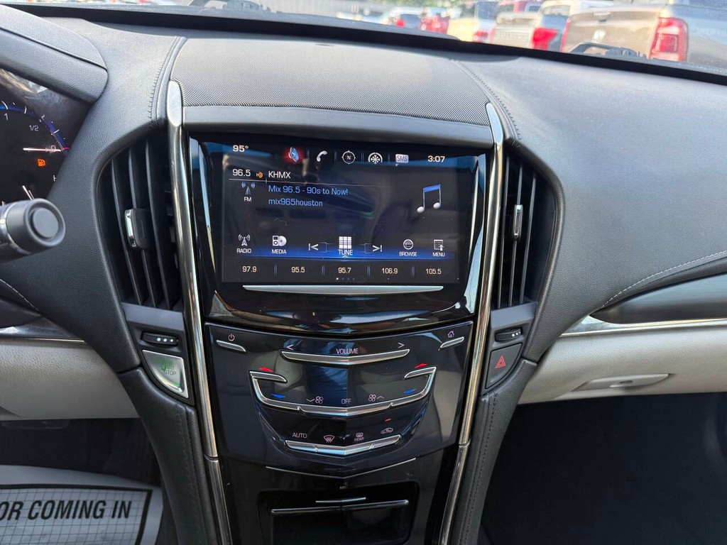 Cadillac ATS Sedan Vehicle Full-screen Gallery Image 24