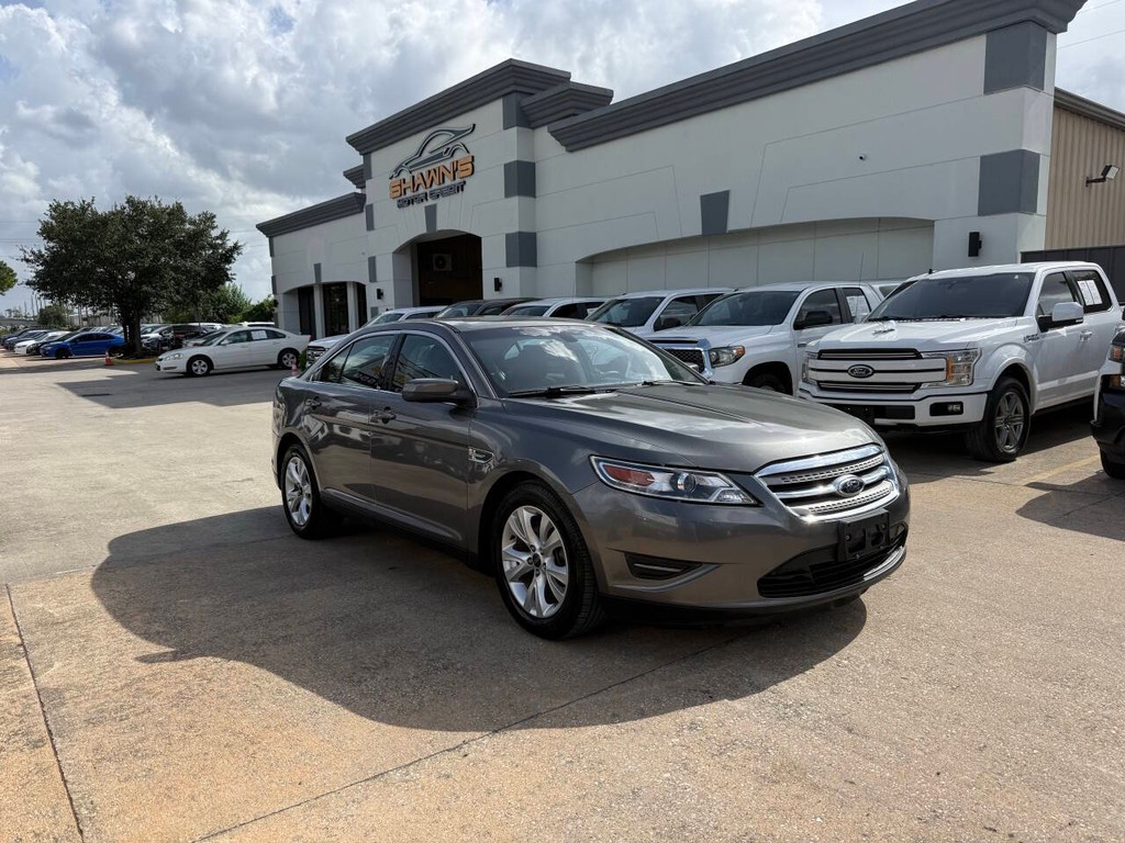 Ford Taurus Vehicle Full-screen Gallery Image 02