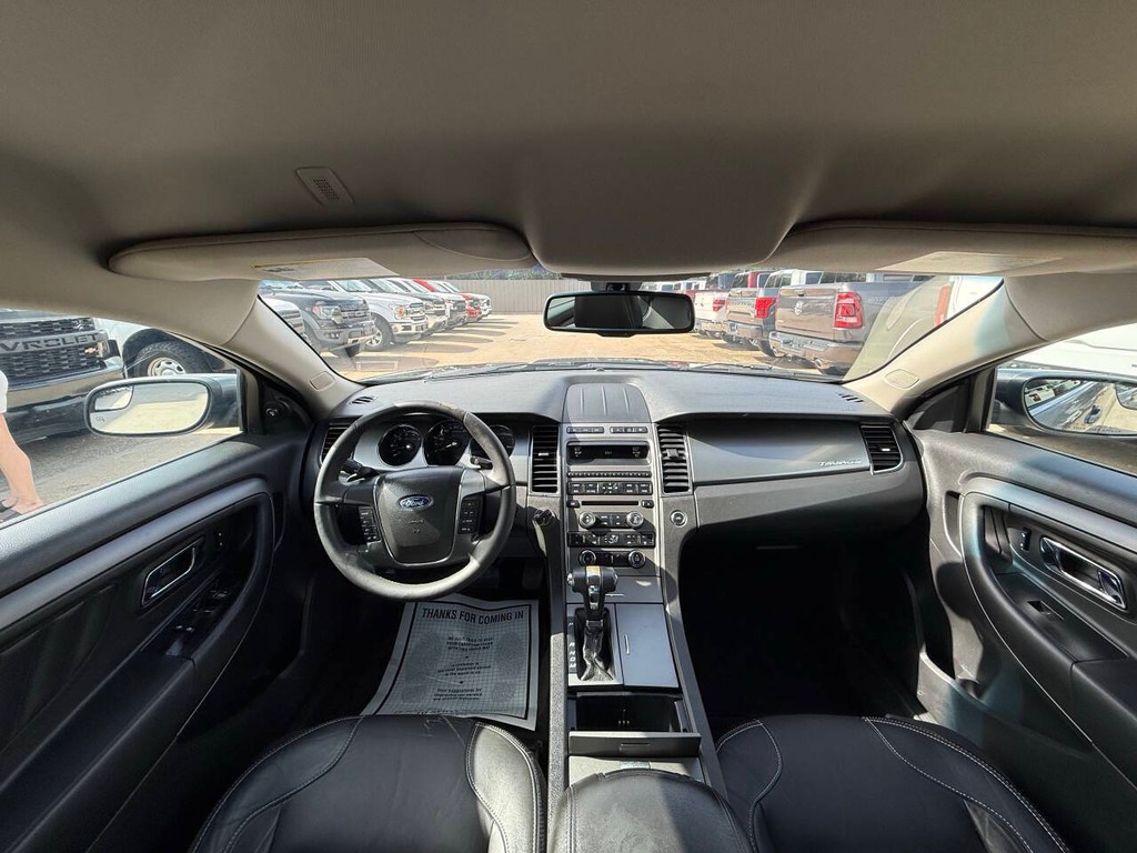Ford Taurus Vehicle Full-screen Gallery Image 18