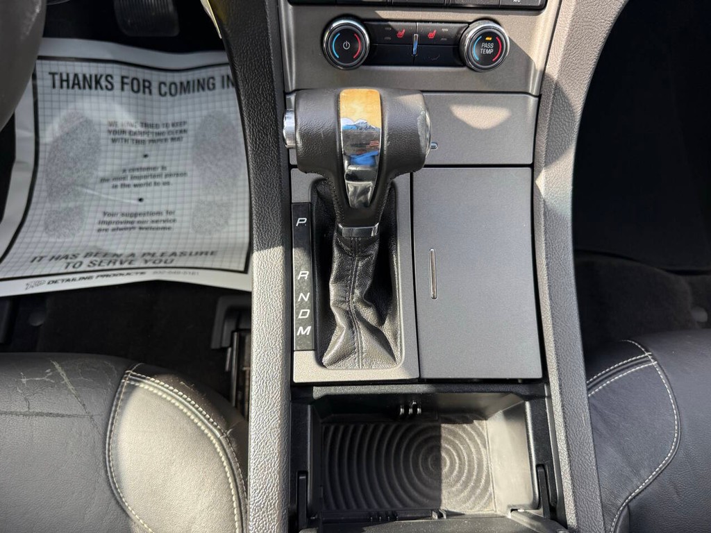 Ford Taurus Vehicle Full-screen Gallery Image 28