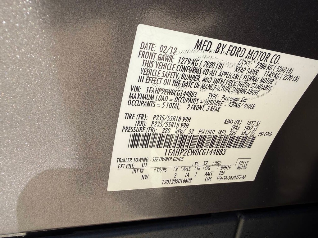 Ford Taurus Vehicle Full-screen Gallery Image 32