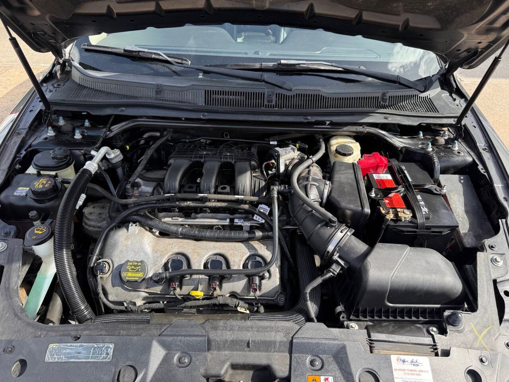 Ford Taurus Vehicle Full-screen Gallery Image 33