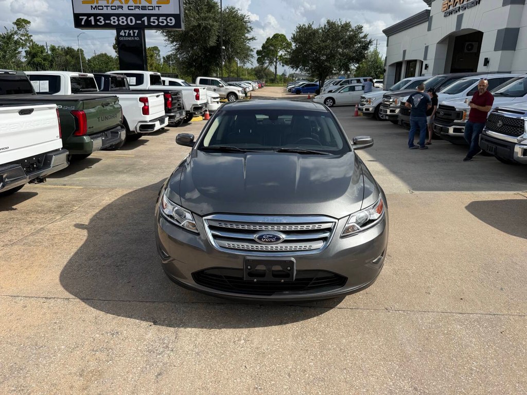 Ford Taurus Vehicle Full-screen Gallery Image 37