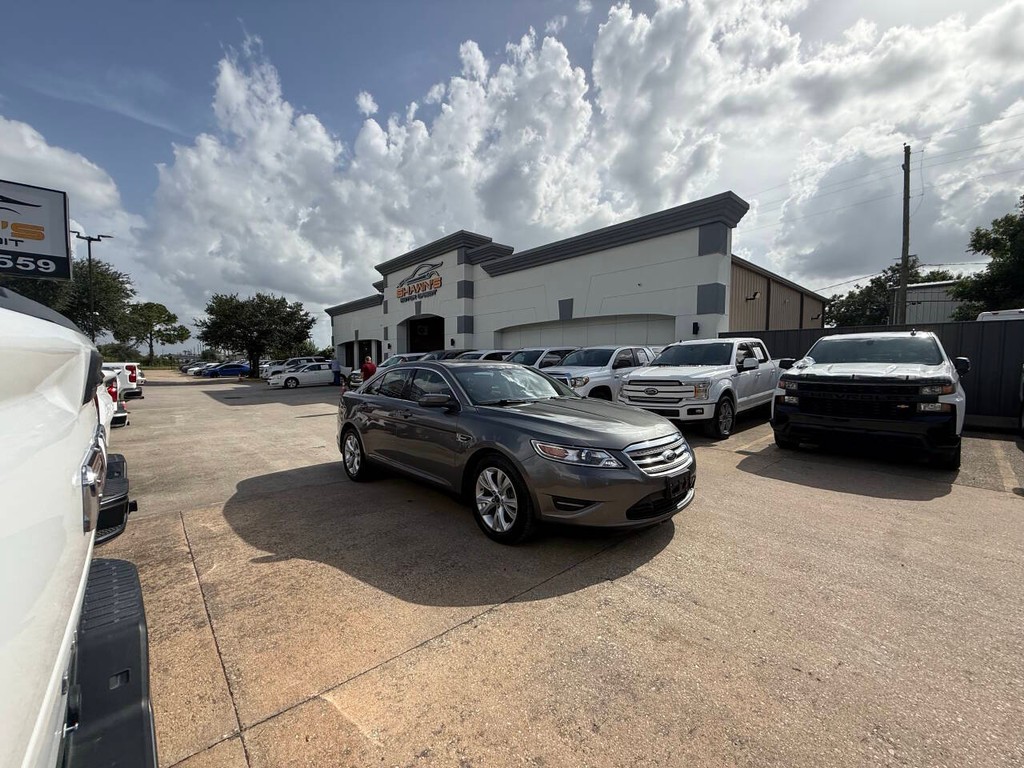 Ford Taurus Vehicle Full-screen Gallery Image 40