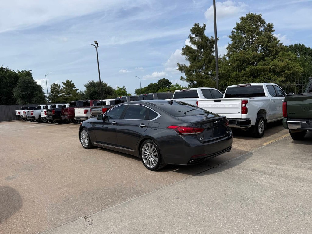 Genesis G80 Vehicle Full-screen Gallery Image 04