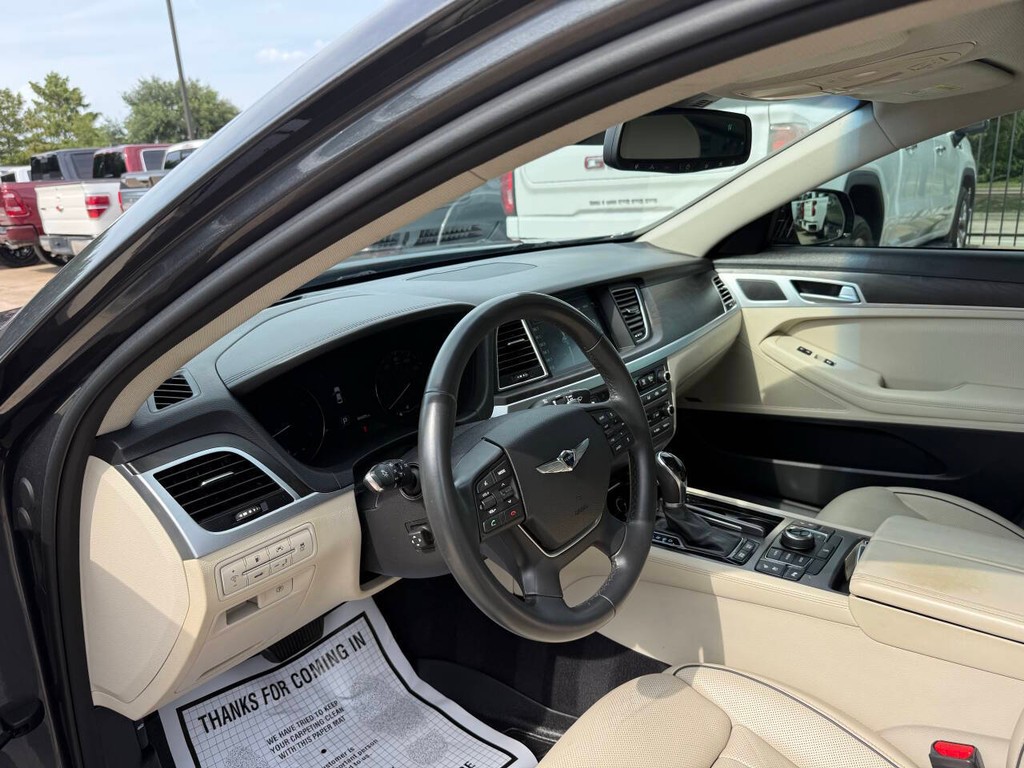 Genesis G80 Vehicle Full-screen Gallery Image 06