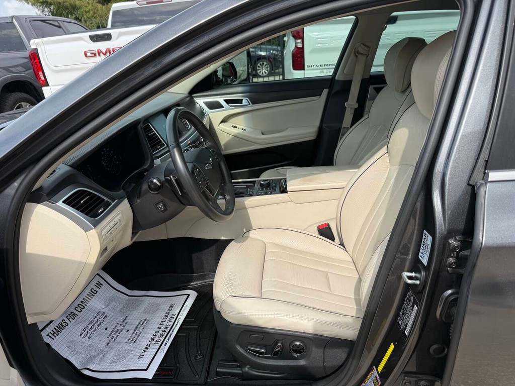 Genesis G80 Vehicle Full-screen Gallery Image 07