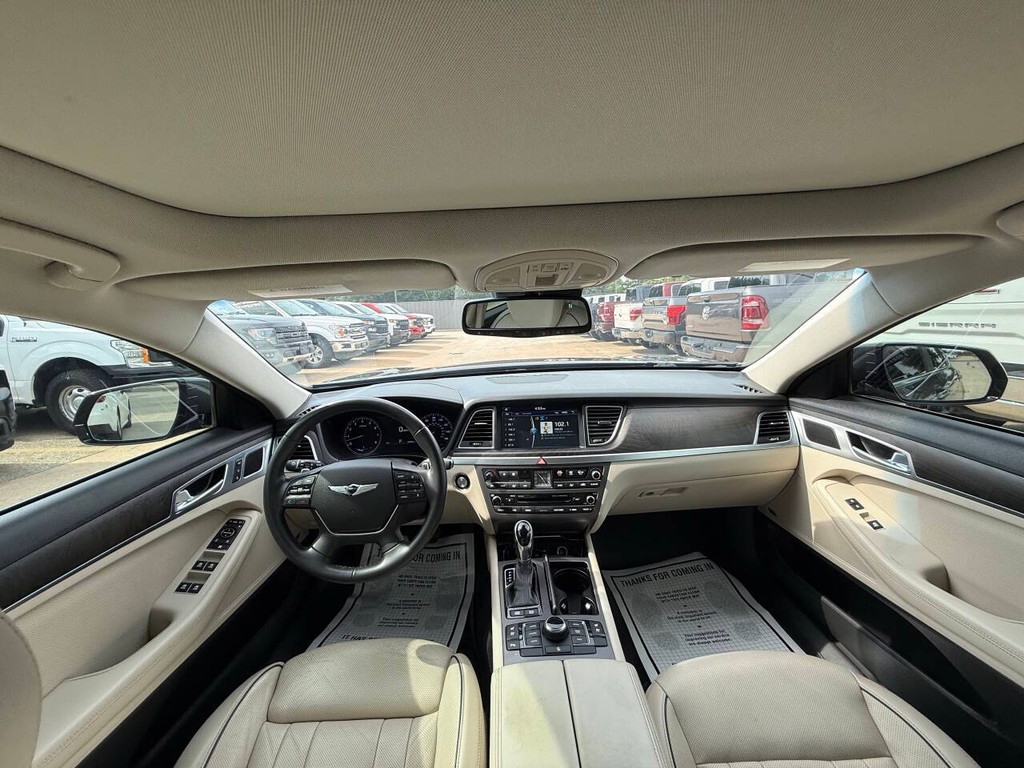 Genesis G80 Vehicle Full-screen Gallery Image 18