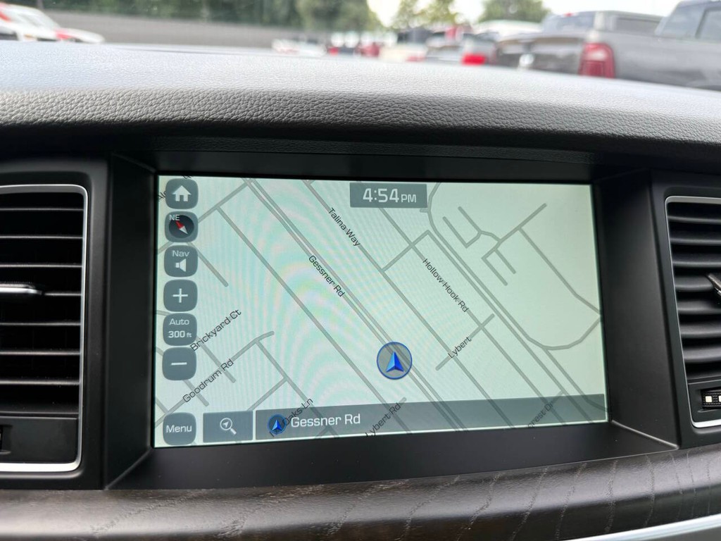 Genesis G80 Vehicle Full-screen Gallery Image 26