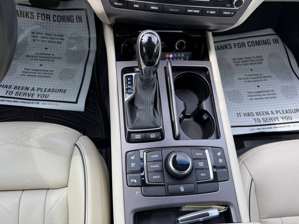 Genesis G80 Vehicle Full-screen Gallery Image 30