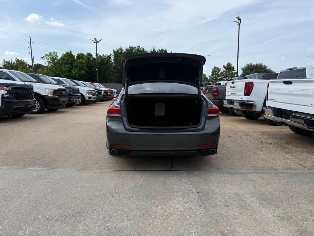 Genesis G80 Vehicle Full-screen Gallery Image 39