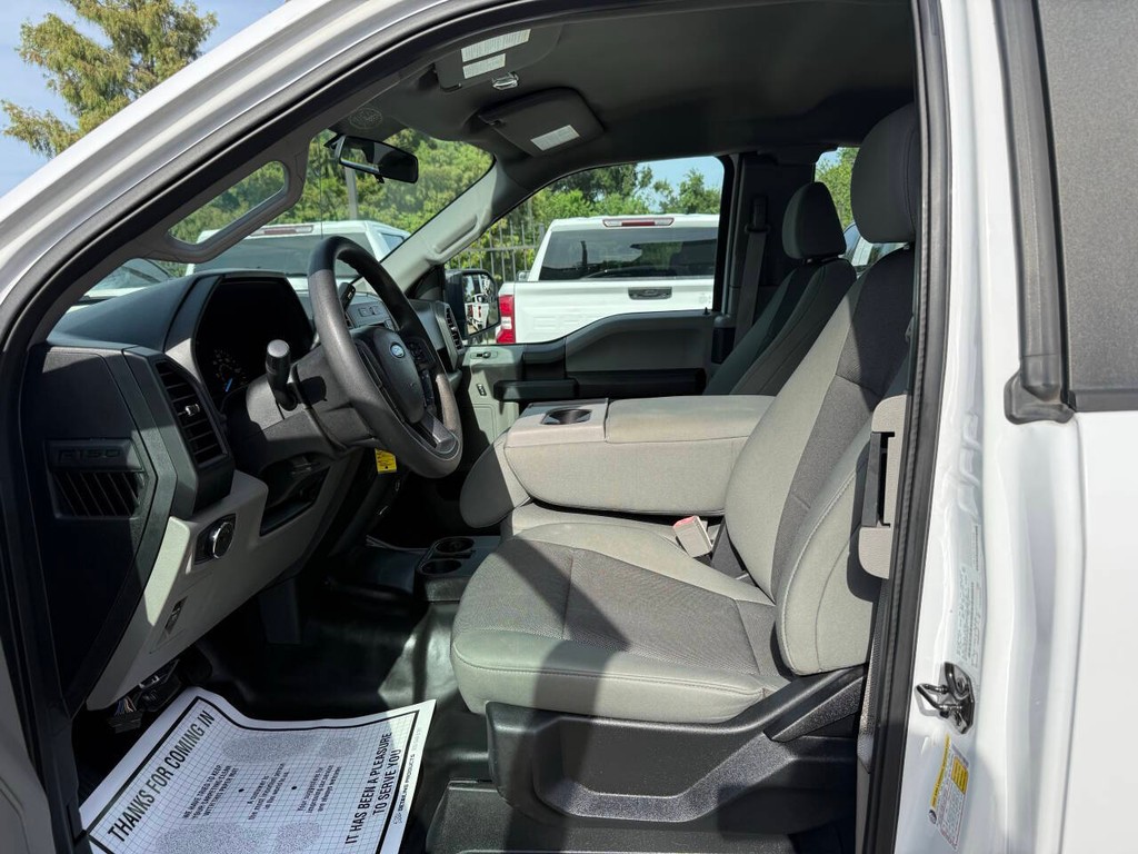 Ford F-150 Vehicle Full-screen Gallery Image 07