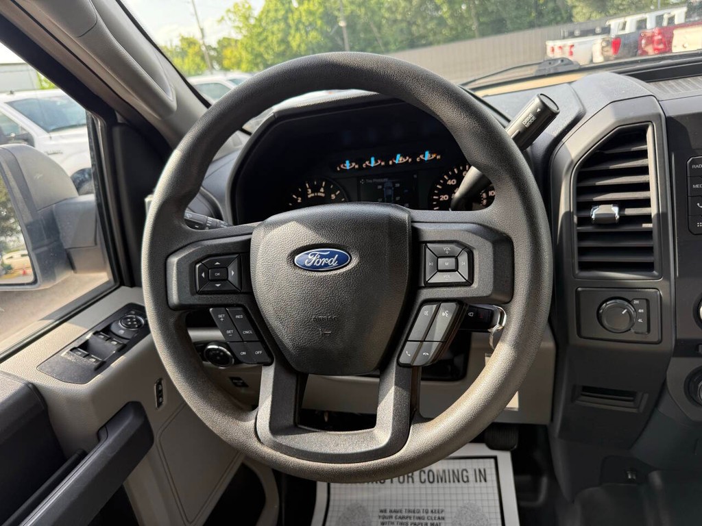 Ford F-150 Vehicle Full-screen Gallery Image 19