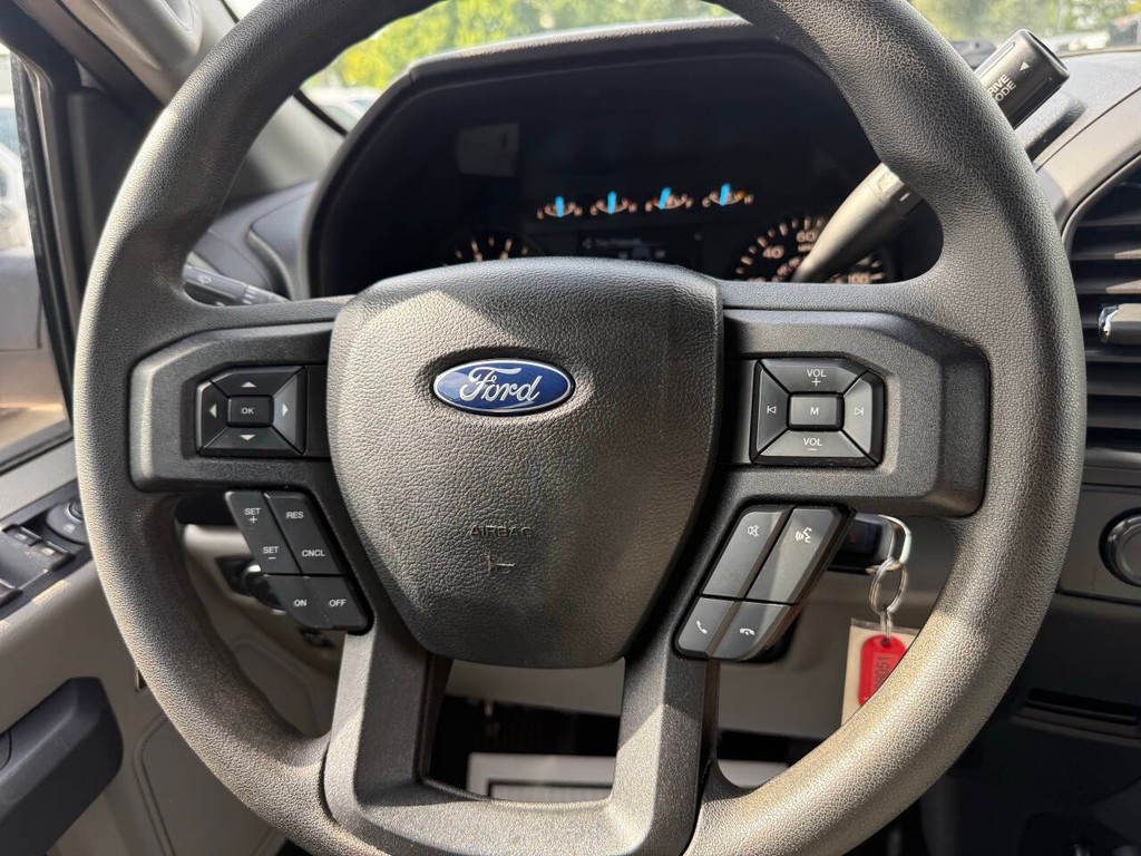Ford F-150 Vehicle Full-screen Gallery Image 20