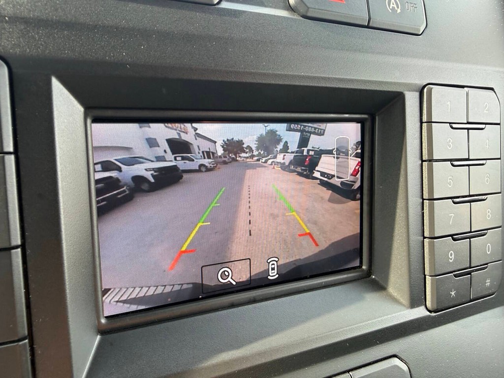 Ford F-150 Vehicle Full-screen Gallery Image 24