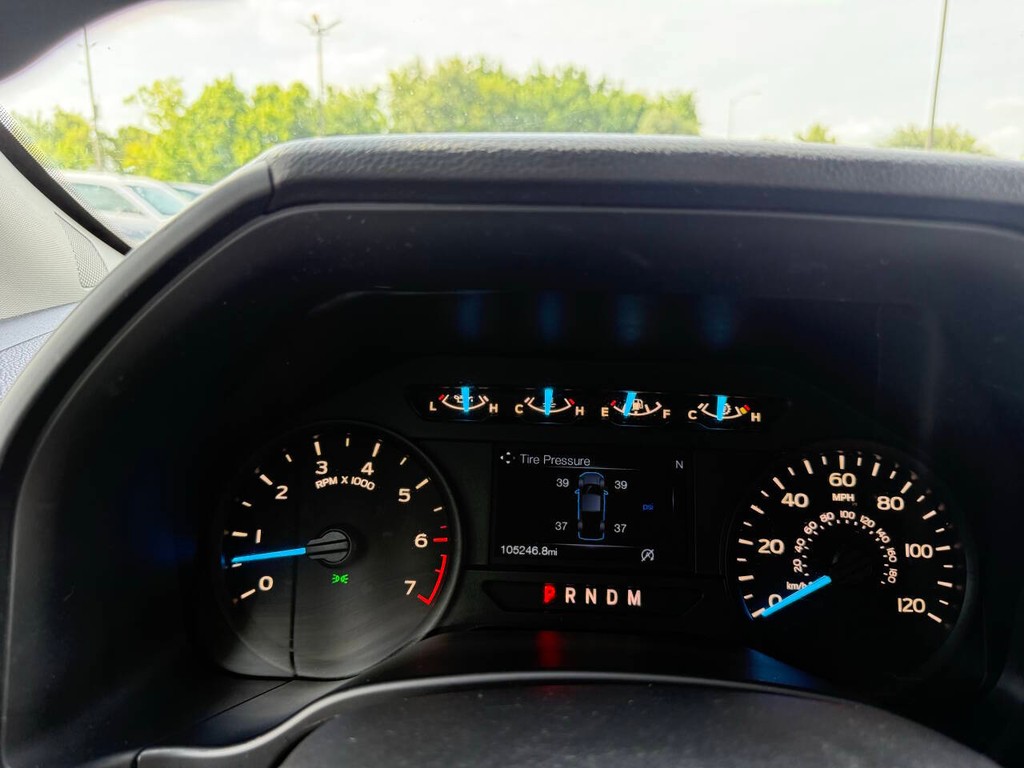Ford F-150 Vehicle Full-screen Gallery Image 28