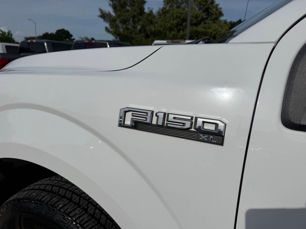Ford F-150 Vehicle Full-screen Gallery Image 33