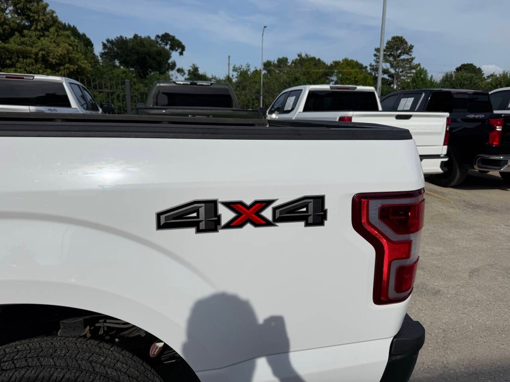 Ford F-150 Vehicle Full-screen Gallery Image 34