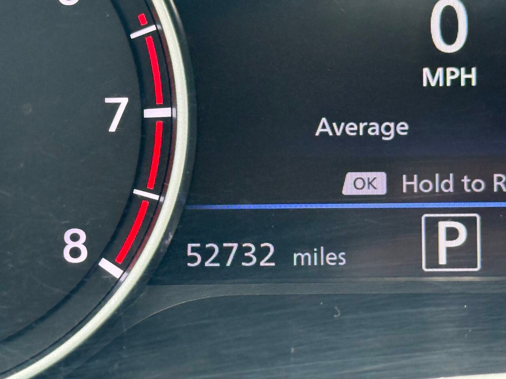 Nissan Sentra Vehicle Full-screen Gallery Image 31