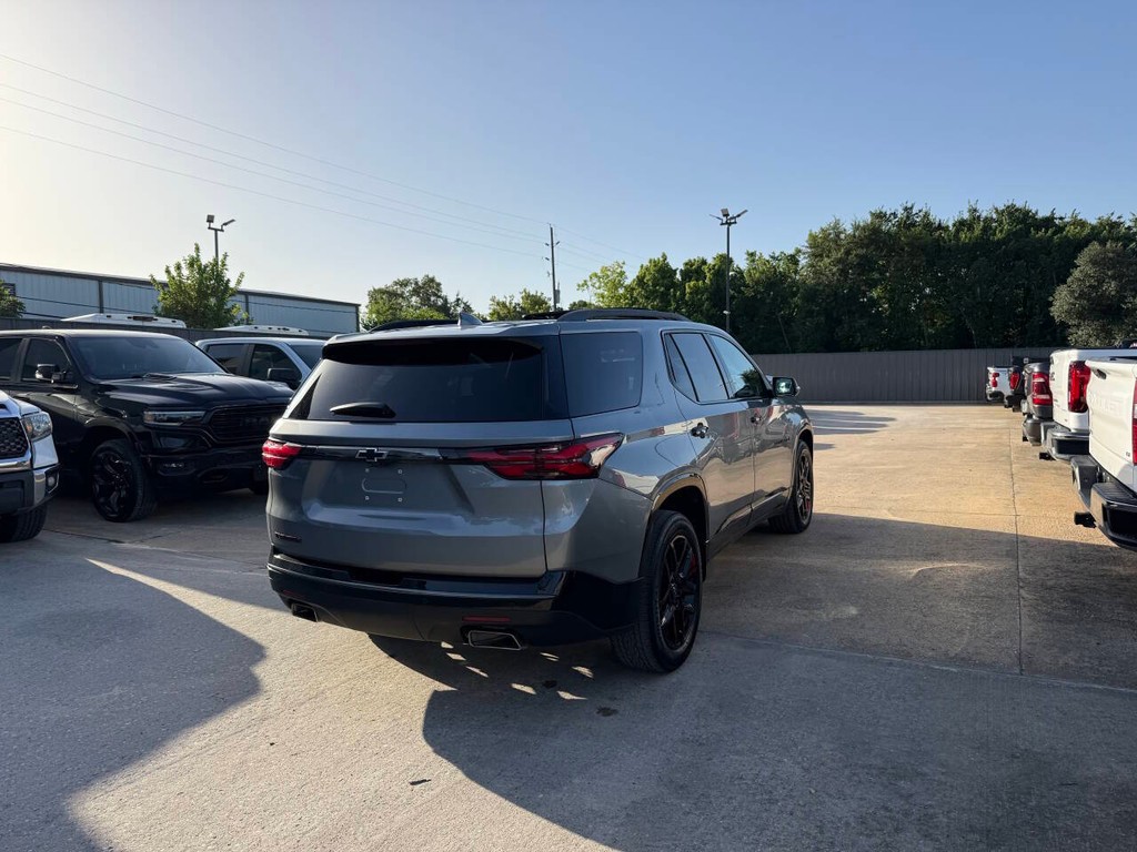 Chevrolet Traverse Vehicle Full-screen Gallery Image 05