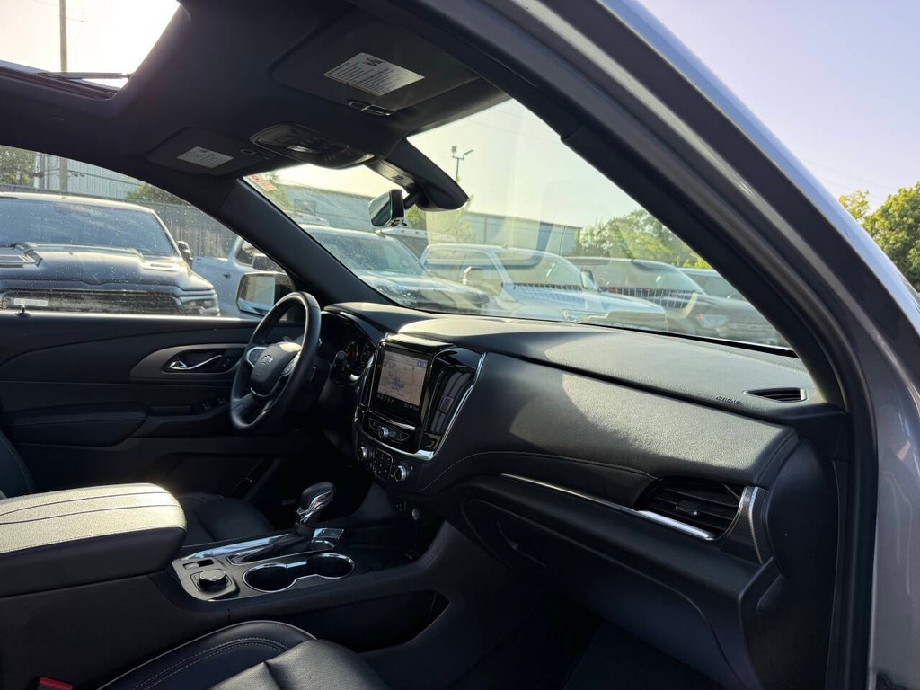Chevrolet Traverse Vehicle Full-screen Gallery Image 09