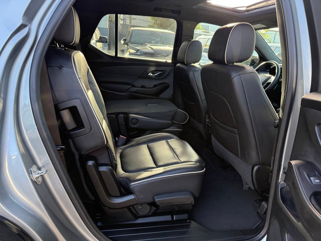 Chevrolet Traverse Vehicle Full-screen Gallery Image 14